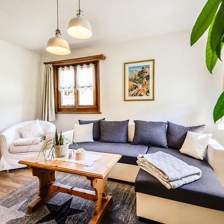 Ferienwohnung Chasa Curtins Valchava Exterior foto