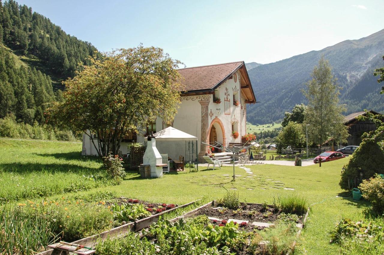 Ferienwohnung Chasa Curtins Valchava Exterior foto