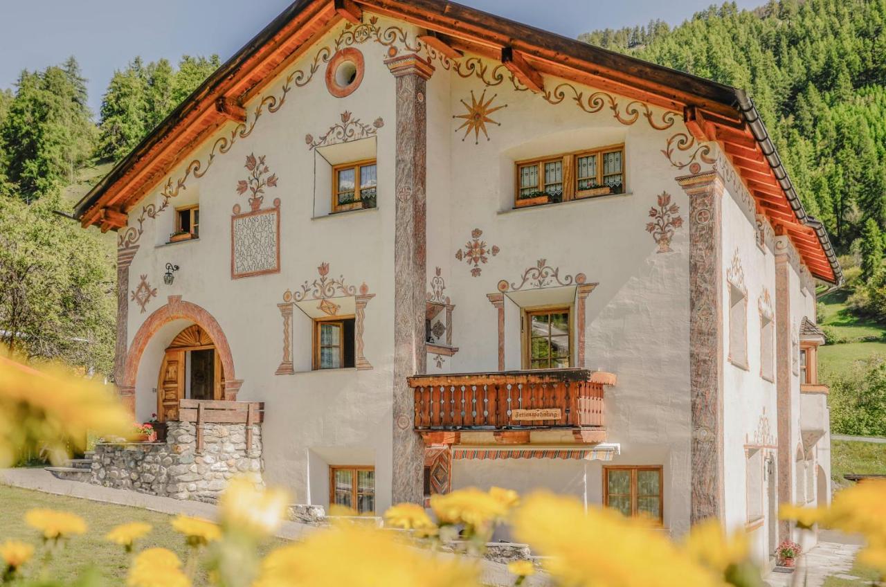 Ferienwohnung Chasa Curtins Valchava Exterior foto