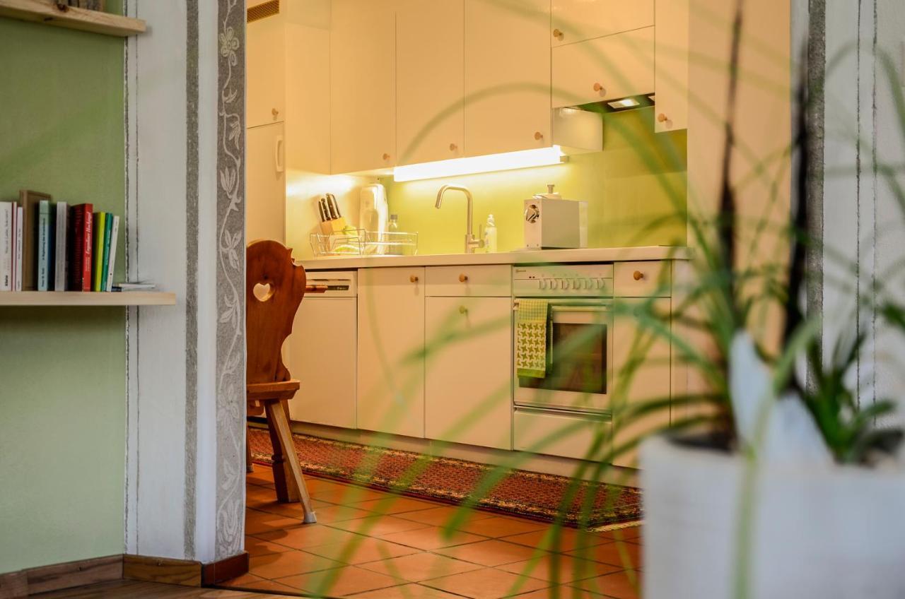 Ferienwohnung Chasa Curtins Valchava Exterior foto