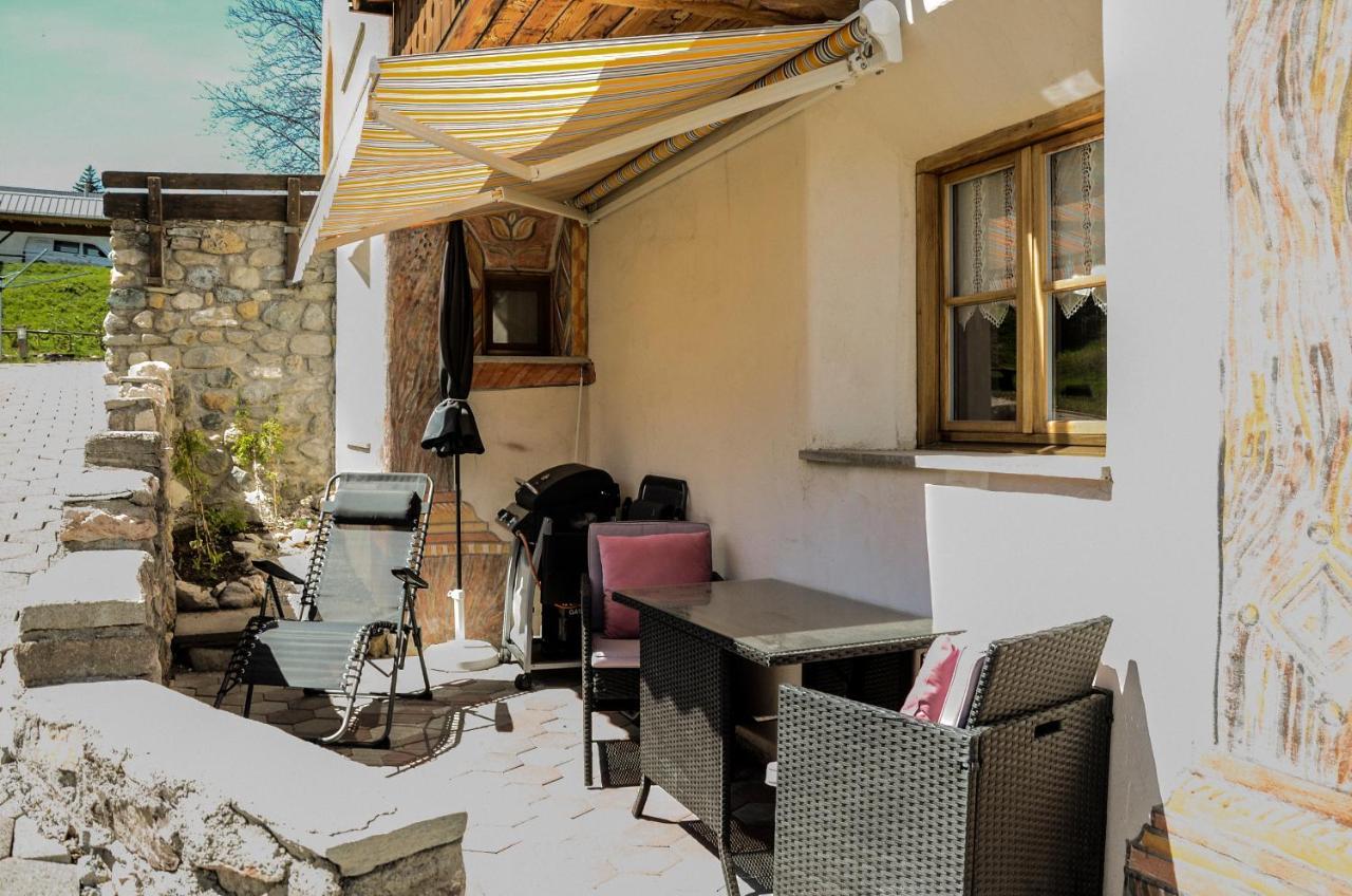 Ferienwohnung Chasa Curtins Valchava Exterior foto